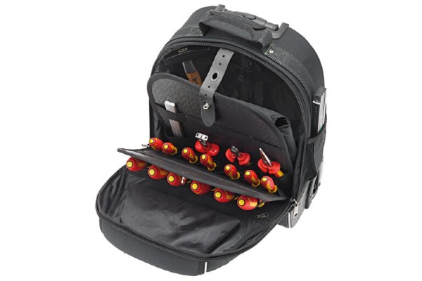 Der Rucksack-Trolley von Stahlwille mit der 19-teiligen Bestückungsvariante mit VDE-Werkzeug für das Elektrohandwerk.