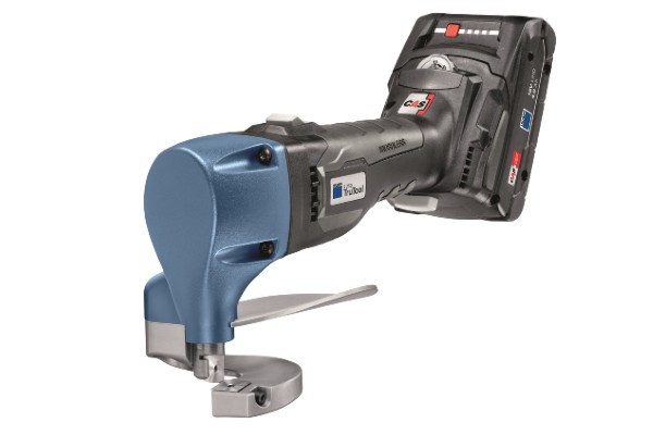 Die weiterentwickelte Akku-Schere TruTool S 250 LiHD 18V von TRUMPF zeichnet sich durch mehr Ergonomie und Arbeitssicherheit aus.