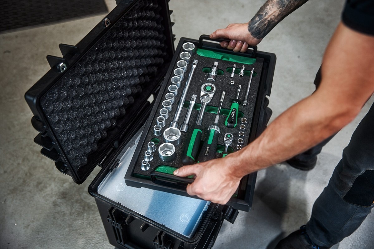 Übersicht auf einen Blick: Das Tool Control System mit definierten Formen ermöglicht eine sichere Lagerung und einfache Prüfung der Vollständigkeit der Werkzeuge.