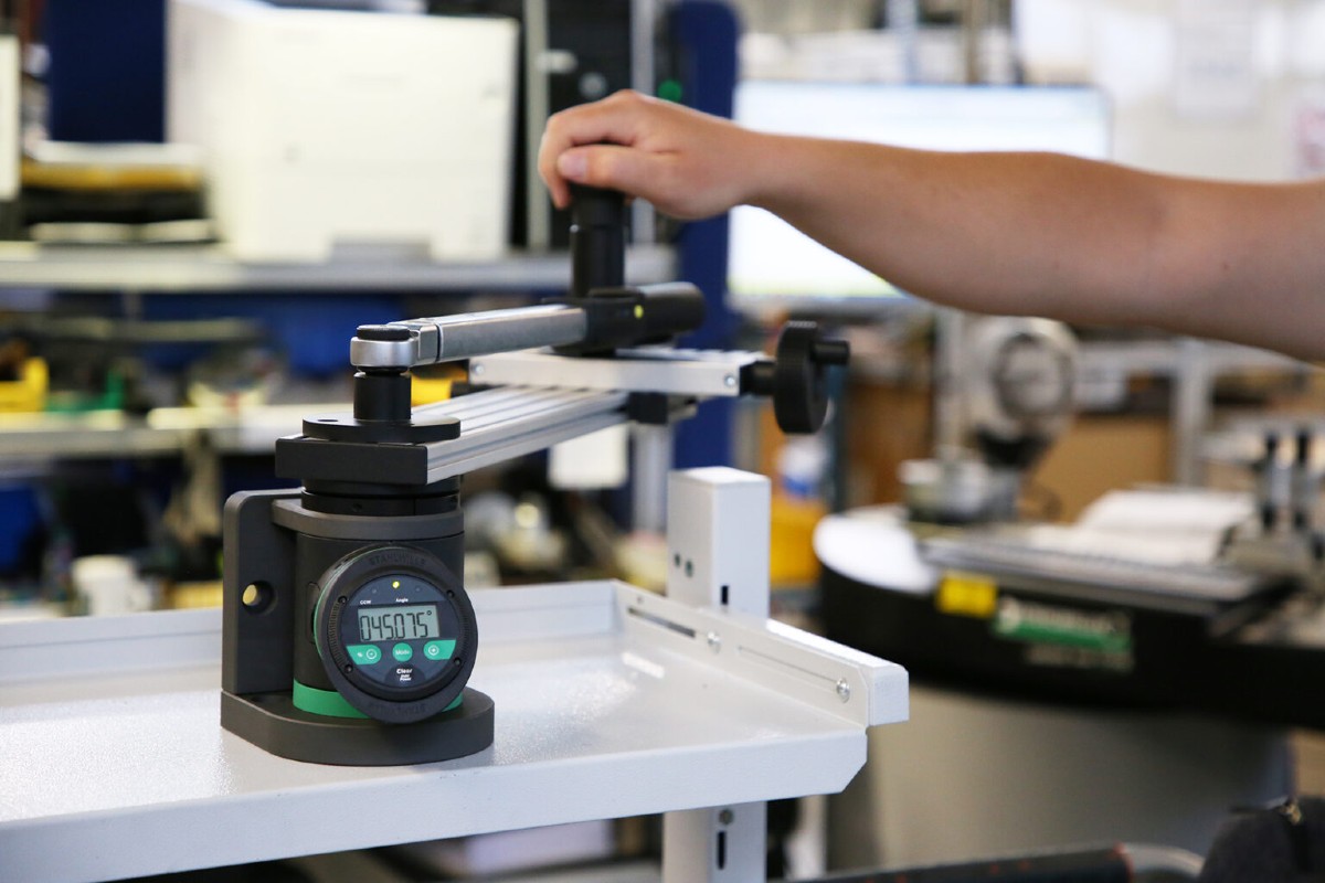 Neben Geräten zur Prüfung von Drehmomentschlüsseln steht mit SmartCheck Angle auch ein Prüfgerät für Drehmoment- /Drehwinkelschlüssel zur Verfügung.