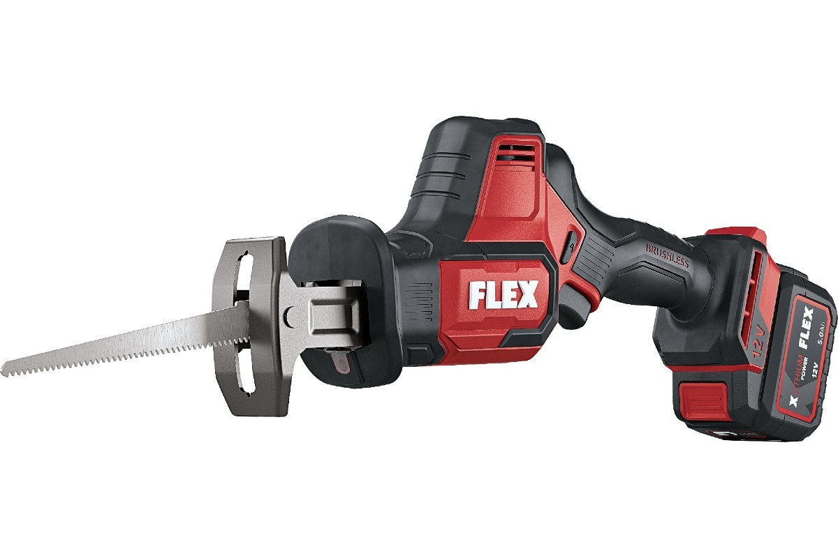 Die neue 12V-Akku-Einhand-Säbelsäge RS 16 12-EC mit bürstenlosem Motor von FLEX realisiert schnelle Sägefortschritte.