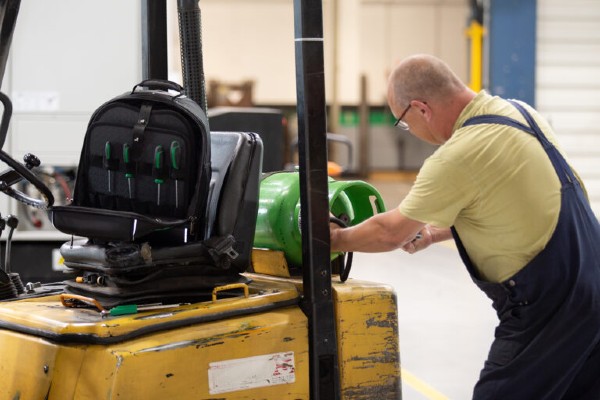 Ideal für Servicetechniker im mobilen Einsatz: der Rucksack-Trolley von Stahlwille.