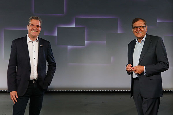 Dr. Christoph Weiß, CEO FEIN Gruppe (rechts), Henk Becker, Vorsitzender des Bereichsvorstands von Bosch Power Tools (links).