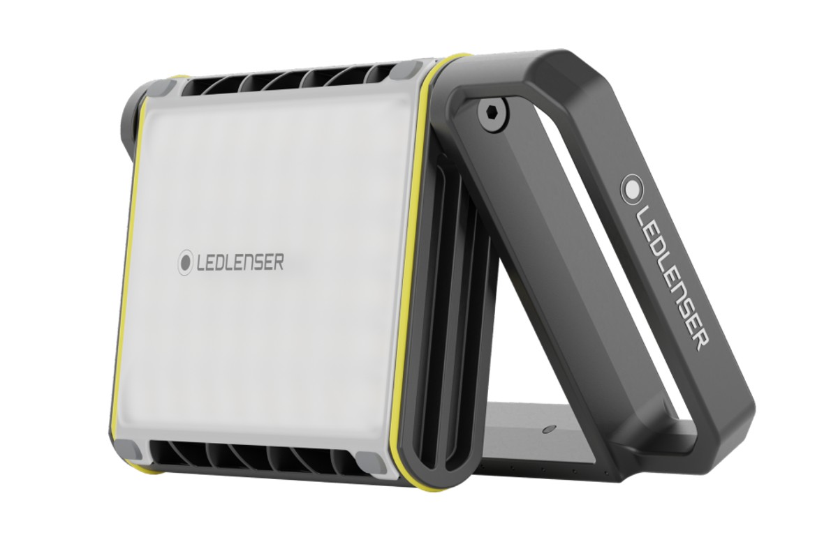 Das Area Light AF8R Work stehend mit Diffuser.