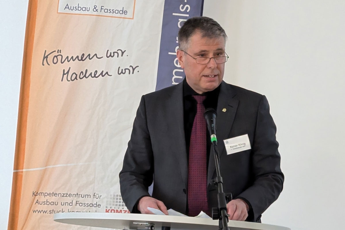 „Große Krisen können wir nur gemeinsam lösen“ – SAF-Vorsitzender Rainer König eröffnet die Veranstaltung.