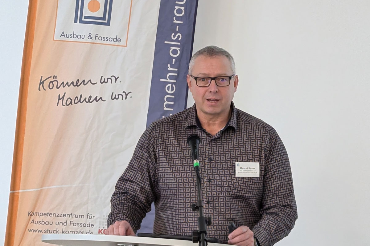 Marcel Sauer (Ressort Betriebswirtschaft) spricht über betriebswirtschaftliche Herausforderungen und Innovationen.