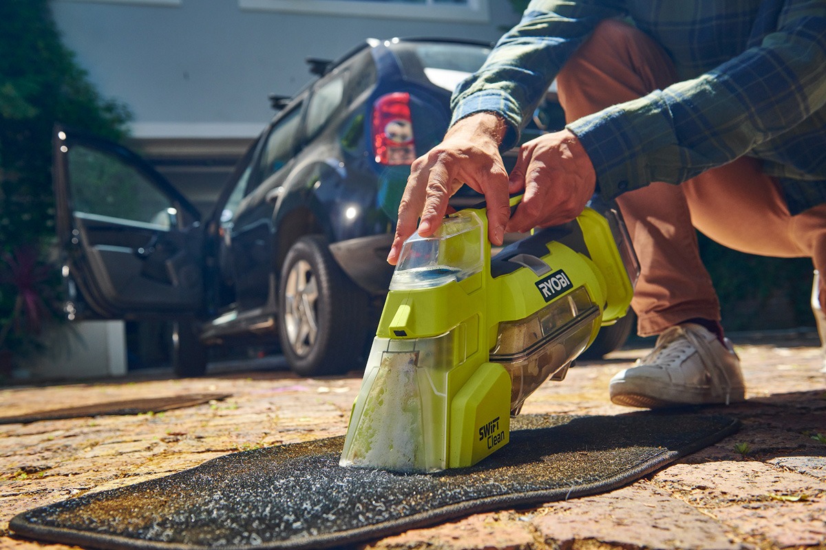 Sowohl im Haushalt als auch bei der Autopflege überzeugt der Swift Cleaner als schnelle und gründliche Alternative zu anderen Methoden.