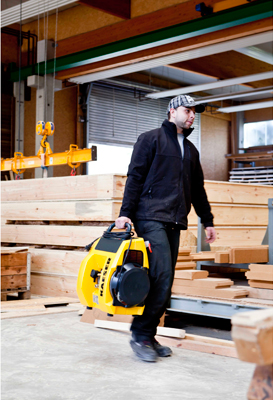 „Druckluft to go“ für die Baustelle: der handliche, robuste, drehzahlgeregelte und leistungsstarke Handwerkerkompressor i.Comp.