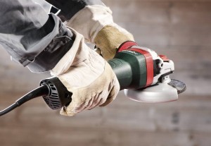 Metabo hat seine neuen Winkelschleifer nicht nur kompakter, ergonomischer und noch sicherer gemacht, sondern hebt gleichzeitig Produktivität, Lebensdauer bei Extremanwendungen und Robustheit auf ein neues Level. (Foto: Metabo)