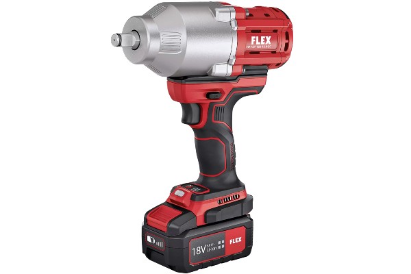 Der Akku-Schlagschrauber IW ½“ 950 18.0-EC von FLEX hat drei Drehmomentstufen und einen maximalen Drehmoment von 950 Nm.