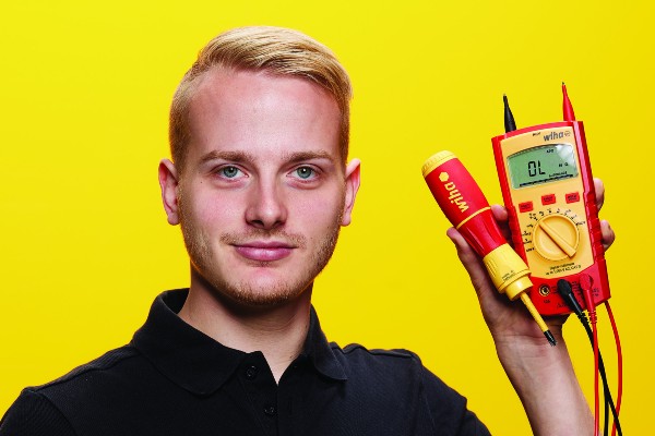 Wiha erweitert sein Messgeräte-Sortiment. Vom Spannungsprüfer bis zum Multimeter, vom Drehfeldindikator bis zur Strommesszange.