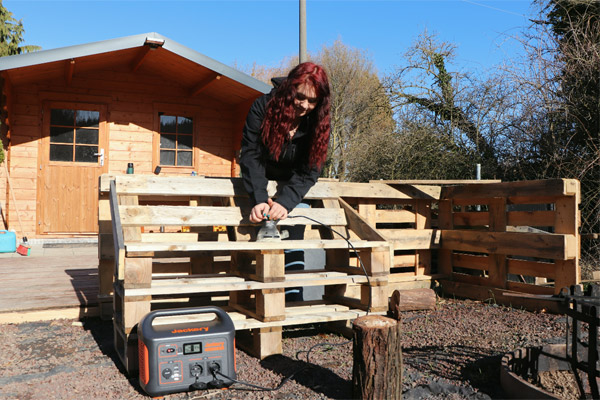 Die beiden meistverkauften Bundles – Solargenerator 500 und Solargenerator 1000– haben vielen DIY- und Naturliebhabern ermöglicht, ein unabhängigeres Leben im Freien zu führen.