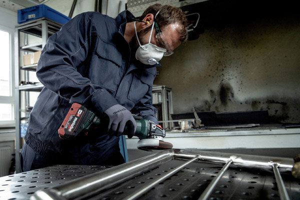 Die neuen bürstenlosen Akku-Winkelschleifer von Metabo sind so leistungsstark wie ein 1.100-Watt-netzbetriebener Winkelschleifer dank 40 Prozent mehr Leistung.