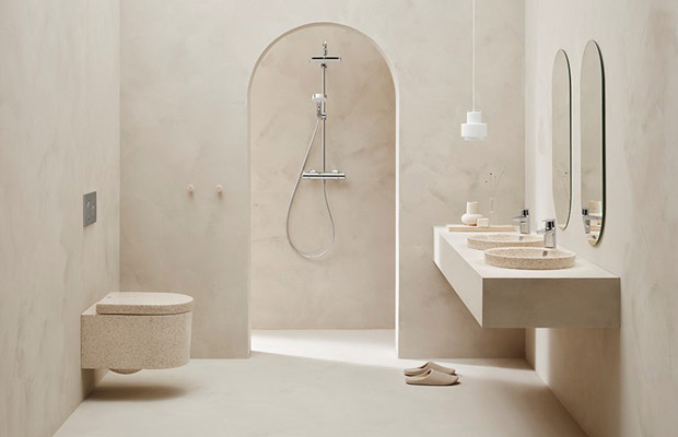 Toilette aus Holz