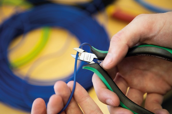 Optimierte Schneidgeometrie und ergonomische Griffe ermöglichen sicheres Handling bei reduziertem Kraftaufwand.