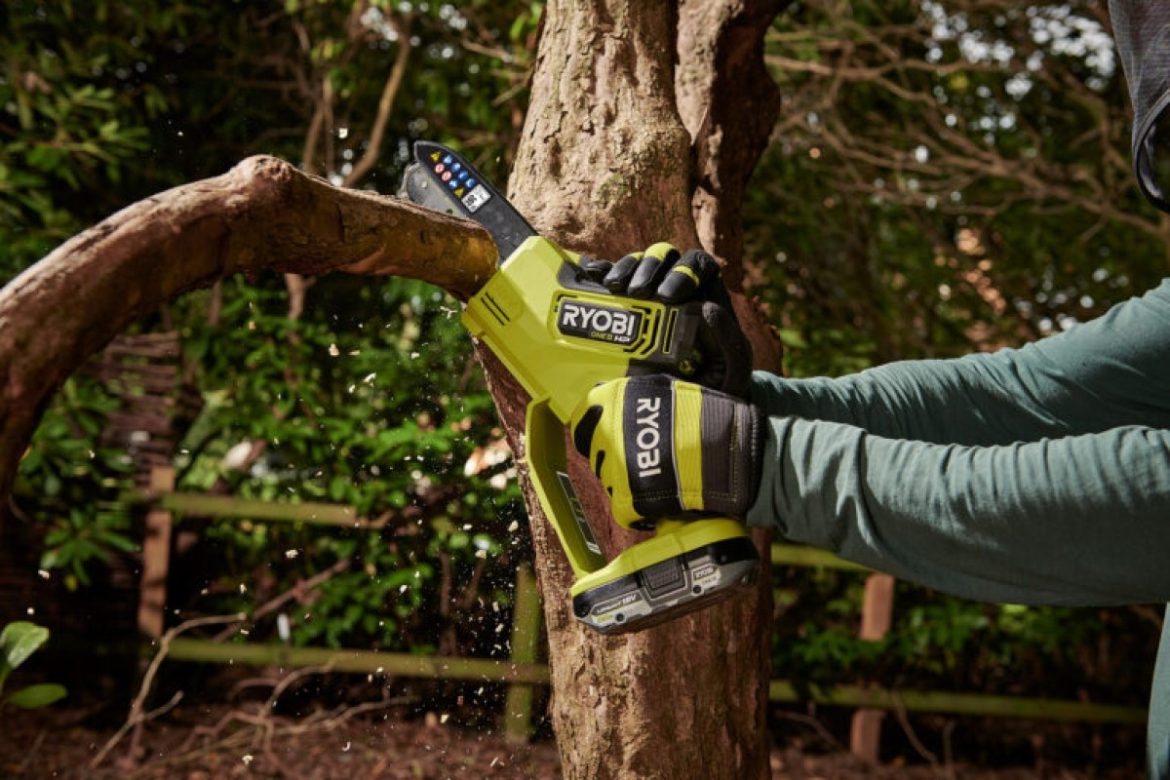 Antivibrations-Griffflächen mit rutschsicheren Auflagen ermöglichen eine sichere und genaue Führung des Gerätes.