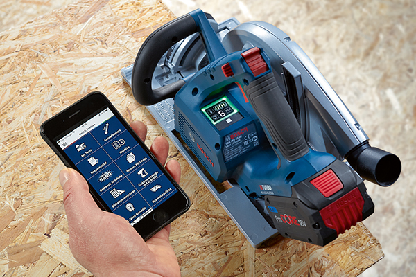 Mehrwert durch User Interface und Connectivity-Funktionen: Akku-Handkreissäge GKS 18V-68 GC Professional