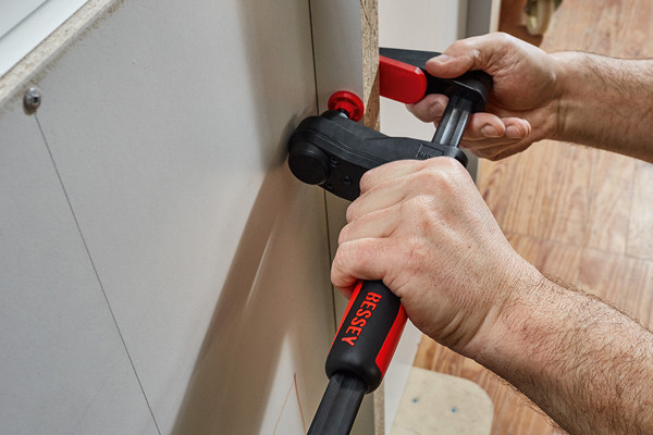 BESSEY-5c-Anwendung-Holz-Getriebezwinge-GK