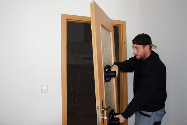 Der Vakuumhandsauger als Hebehilfe