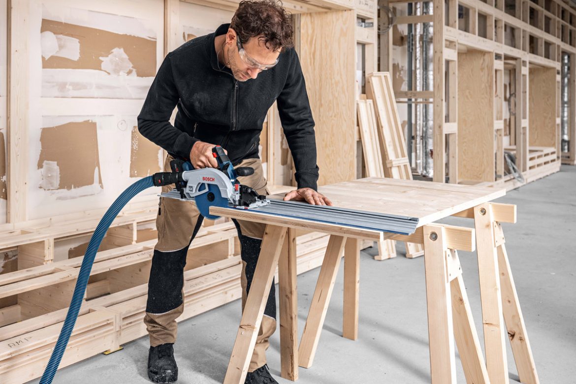 Bosch Akku-Handkreissäge mit Kappschiene