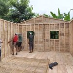 Die professionellen Handwerkzeuge erleichterten den Hausbau enorm.