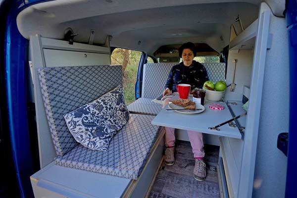 Campingvan Wohnraum & Tisch