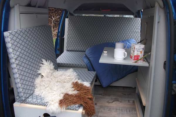 Campingvan Wohnraum & Tisch
