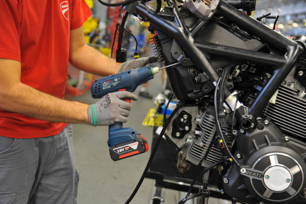 Montage der Ducati Scrambler