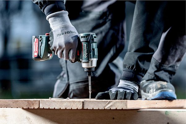 Metabo 12-Volt Schlagschrauber PowerMaxx SSD 12 BL. Gewicht: 1,1 kg. Drehmoment: 140 Nm.