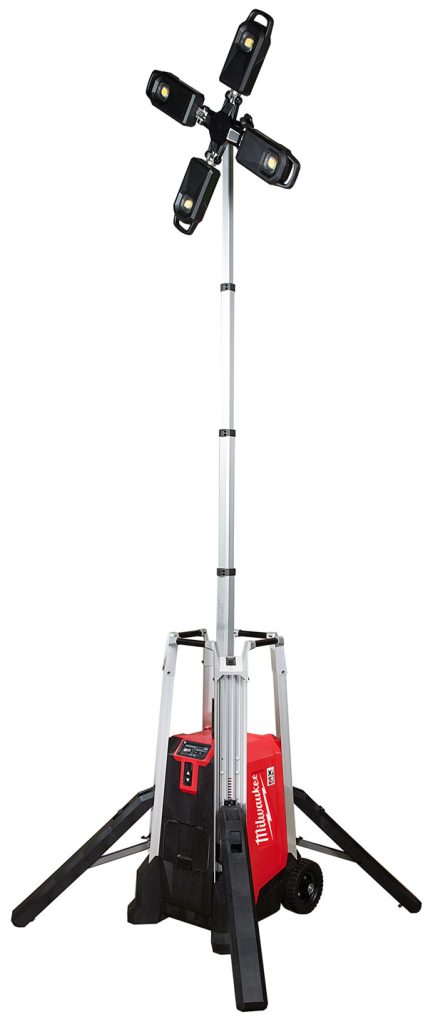 Der Milwaukee Baustellenstrahler MXF TL-601 ist lichtstark, äußerst robust für härteste Einsätze und schnell betriebsbereit. Der Mast wird motorisiert bis auf 3,10 m Höhe ausgefahren.