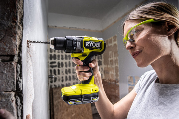 Das Gerät gehört zur neuen HP-Serie (für High Performance) auf der O-NE+-Plattform von Ryobi, entwickelt für umfangreiche DIY-Projekte und für anspruchsvolle Anwender, die wie Profis heimwerken wollen.