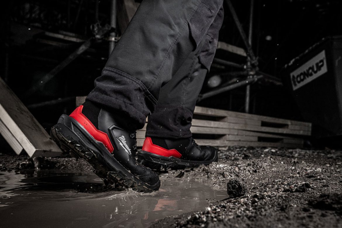 Kälteisoliert und wasserdicht - Sicherheitsstiefel mit S7S-Zertifizierung bieten auch unter härtesten Einsatzbedingungen maximale Sicherheit und hohen Tragekomfort.