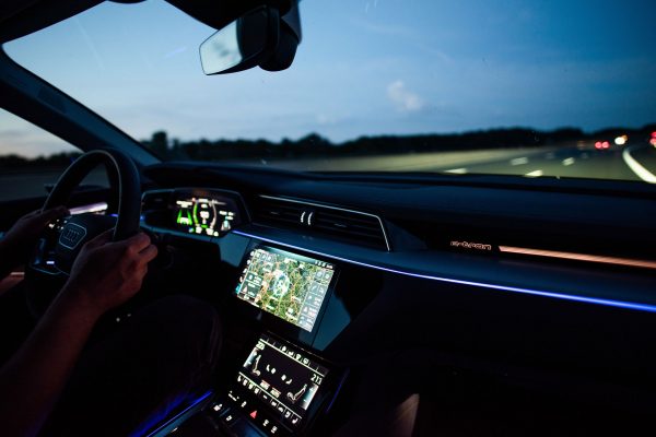 audi_e-tron_innen_2