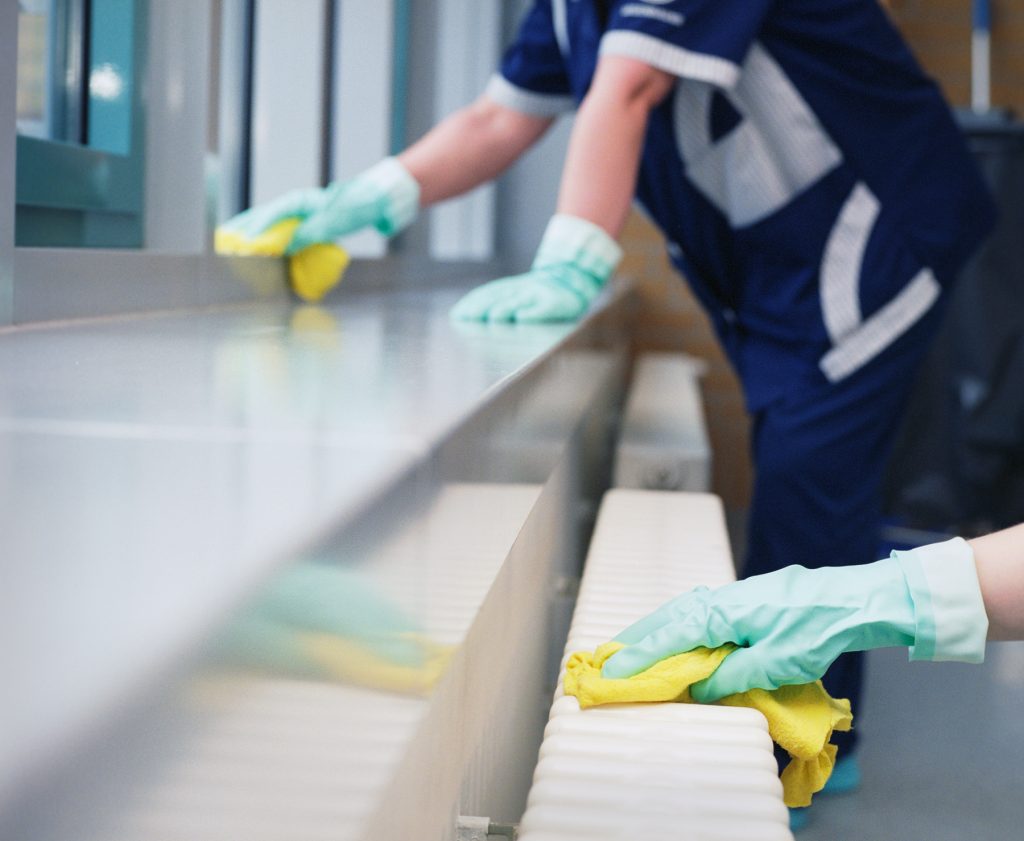 Coronavirus-Infektion kann als Berufskrankheit oder Arbeitsunfall anerkannt werden. / Weiterer Text über ots und www.presseportal.de/nr/60172 / Die Verwendung dieses Bildes ist für redaktionelle Zwecke honorarfrei. Veröffentlichung bitte unter Quellenangabe: "obs/BG BAU Berufsgenossenschaft der Bauwirtschaft/Wolfgang Bellwinkel/ DGUV."