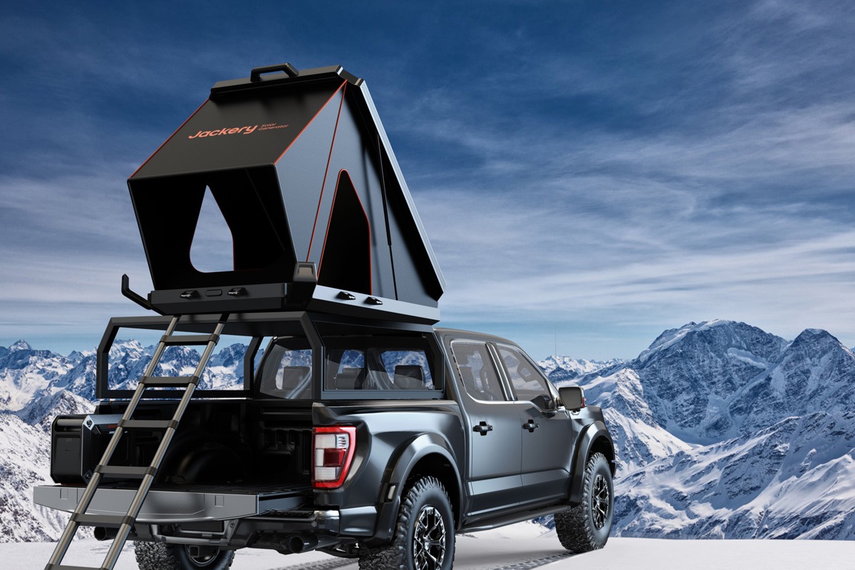 Outdoor-Camping in Perfektion. Und auch wenn die Autobatterie mal leer sein sollte - dank Solar-Powerstation hast du immer genügend Strom für eine Starthilfe.