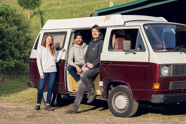 Das Team von Schau aufs Land: Leonard Röser, Karin und Christian Gruber-Steffner