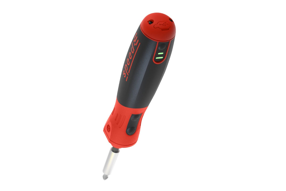 Der speedE PocketDrive verfügt über eine USB-Schnittstelle und eine Ladestandanzeige.