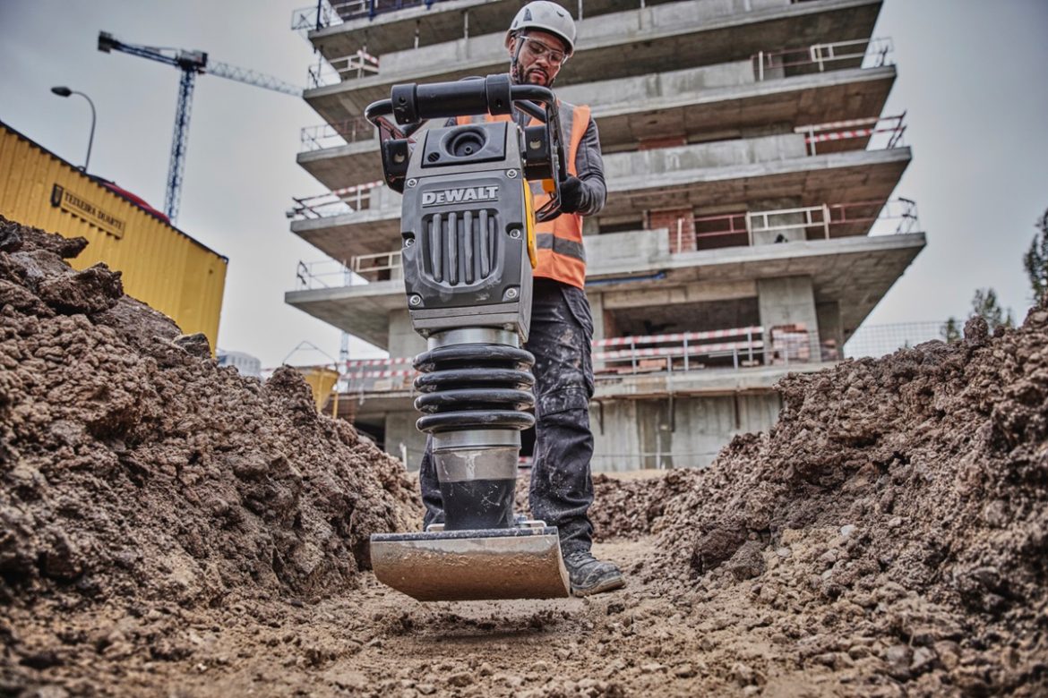 Akkubetriebener Stampfer von Dewalt im Powershift Akku-System